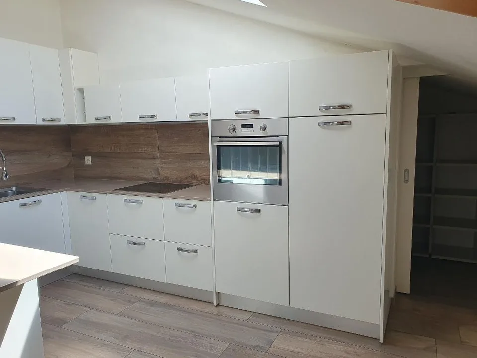 In vendita Casa di villaggio con 3 appartamenti completamente ristrutturati – foto 7 di 13