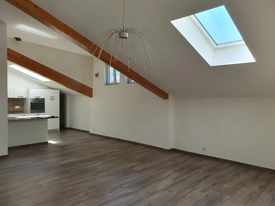 In vendita Casa di villaggio con 3 appartamenti completamente ristrutturati – foto 11 di 13