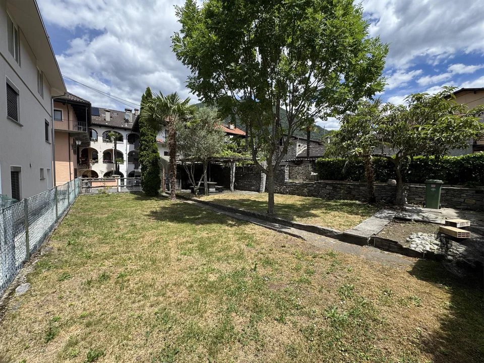 🏡 San Giorgio a Losone – Storica casa contadina ticinese con giardino