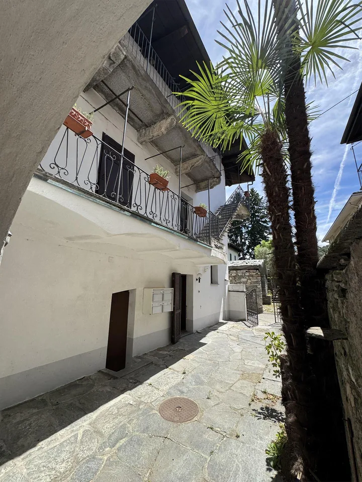 🏡 San Giorgio a Losone – Storica casa contadina ticinese con giardino – Foto 6 von 13