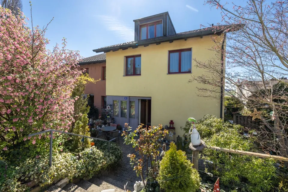 Familienfreundliches Zuhause mit Garten in Stadtnähe