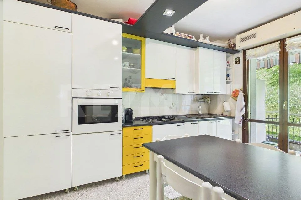 Italia - Colverde - Appartamento 4,5 locali con terrazza e garage d...
