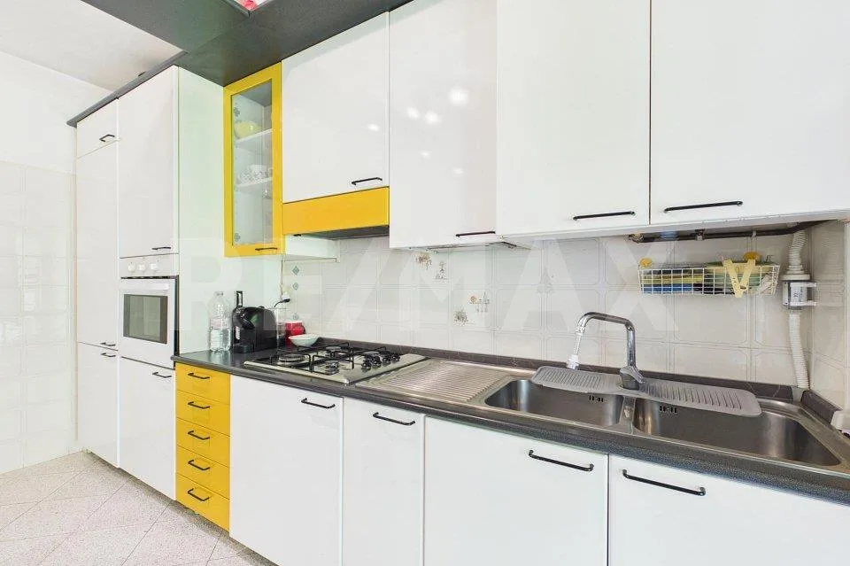 Italia - Colverde - Appartamento 4,5 locali con terrazza e garage d...