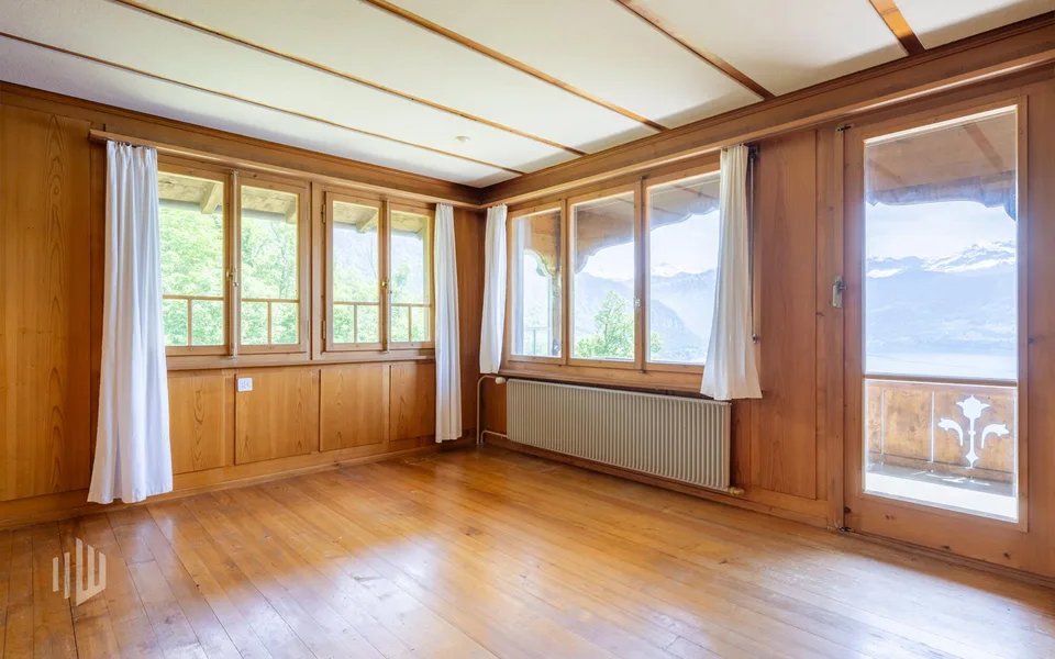 ImmoWyss -  2-Familien-Chalet mit unendlich schöner See- und Bergsicht