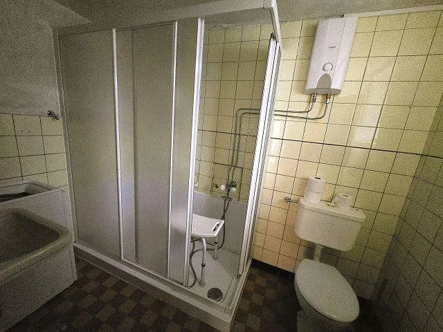 4-Zimmer-Dorfhaus zum Ausbauen mit Garten und Parkplatz / Casa nel ... – Foto 10 von 22