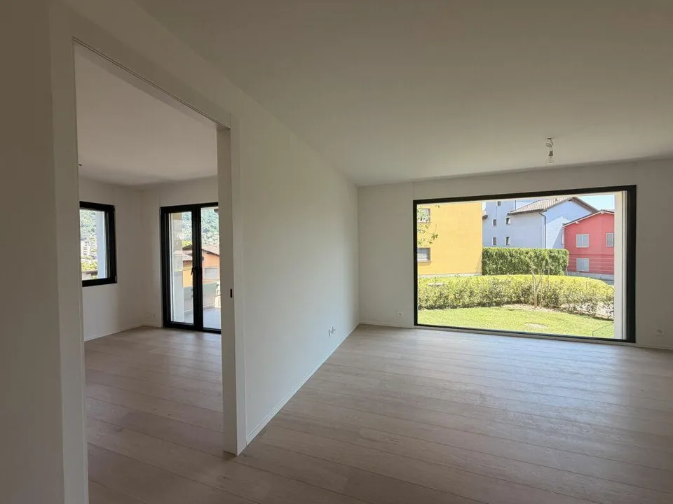 CANOBBIO - 4.5 LOCALI COMPLETAMENTE RINNOVATO, CON GIARDINO, TECNOL... – Foto 12 von 25