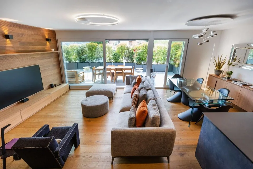 Esclusivo appartamento duplex di 5.5 locali con grande terrazza – Foto 8 von 11