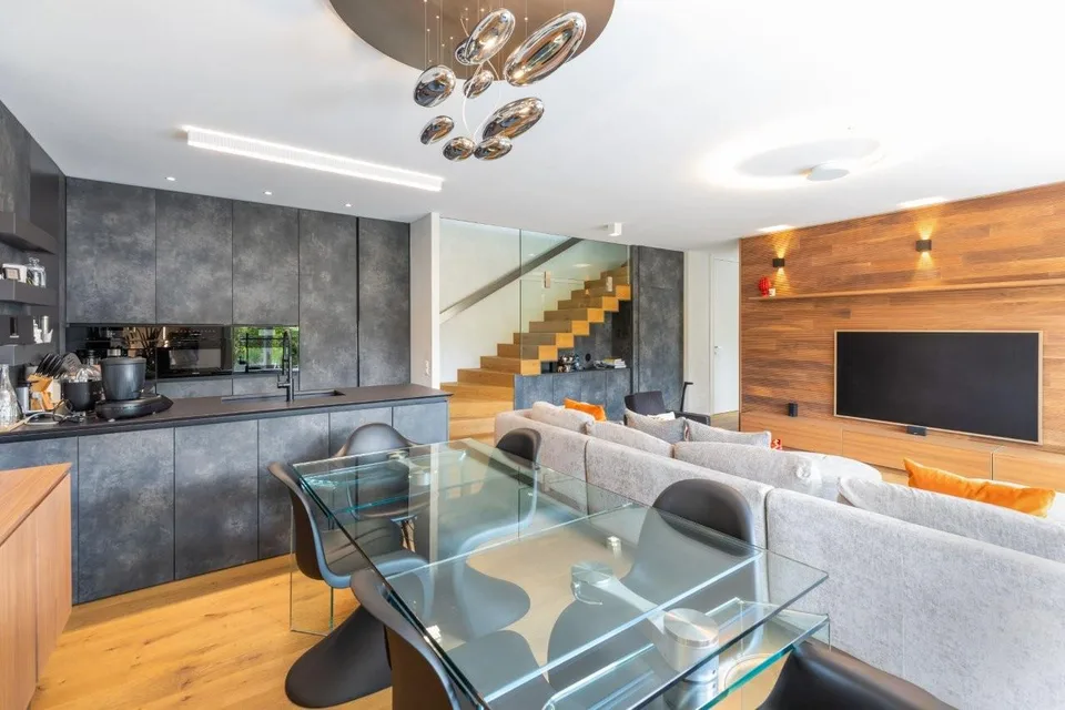 Esclusivo appartamento duplex di 5.5 locali con grande terrazza