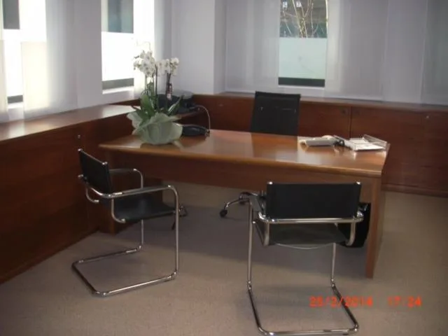 UFFICI / LABORATORIO DI 1'800 MQ. CON TERRENO DI 2800 MQ