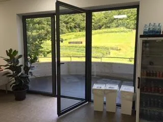UFFICI / LABORATORIO DI 1'800 MQ. CON TERRENO DI 2800 MQ