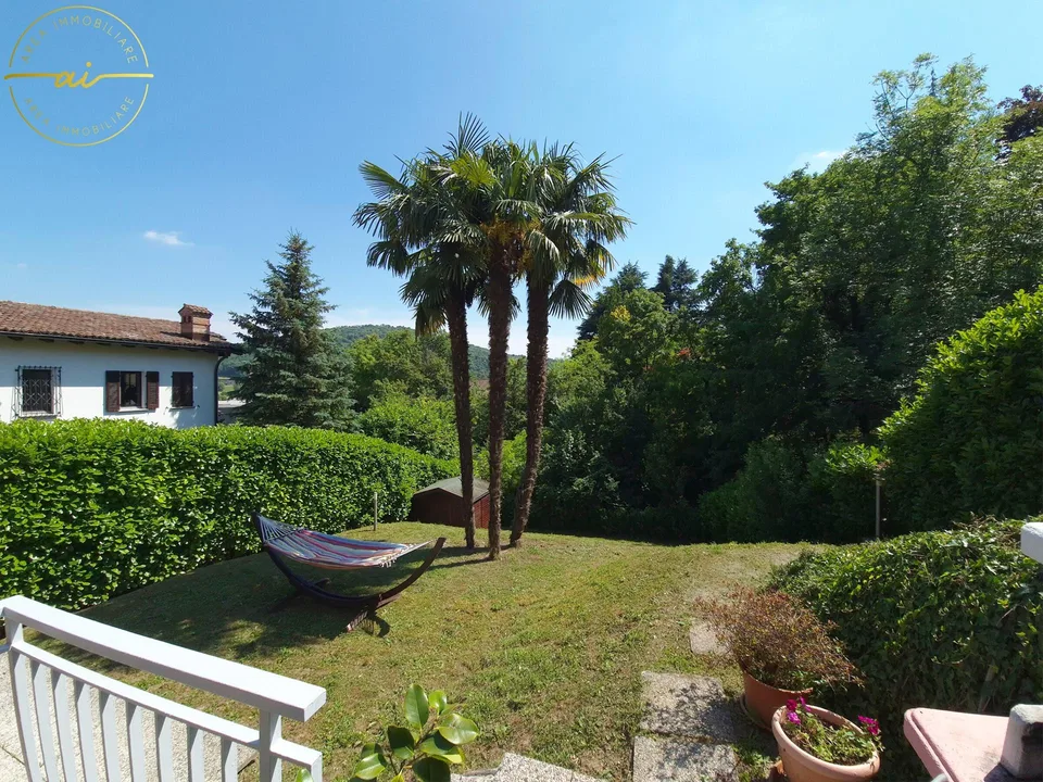 CASA UNIFAMILIARE CON GIARDINO IN MEZZO AL VERDE