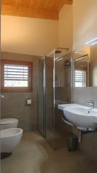 Moderna casa Minergie con vista sulle montagne – Foto 8 von 10