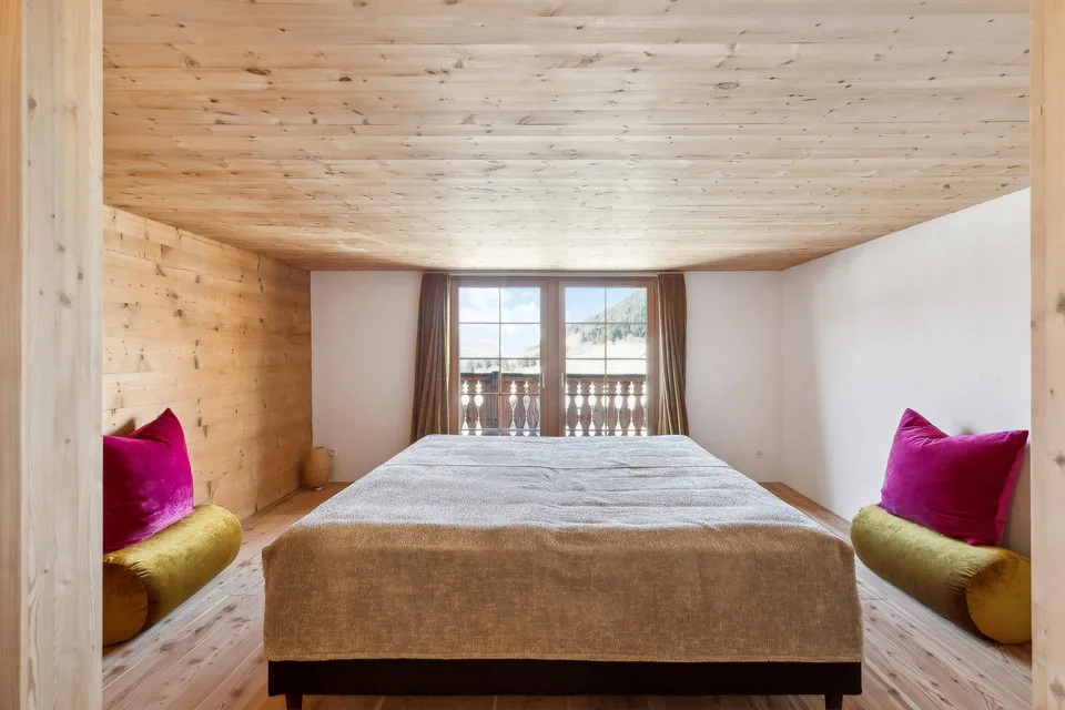Kernsaniertes Ferienchalet mit alpinem Charme
