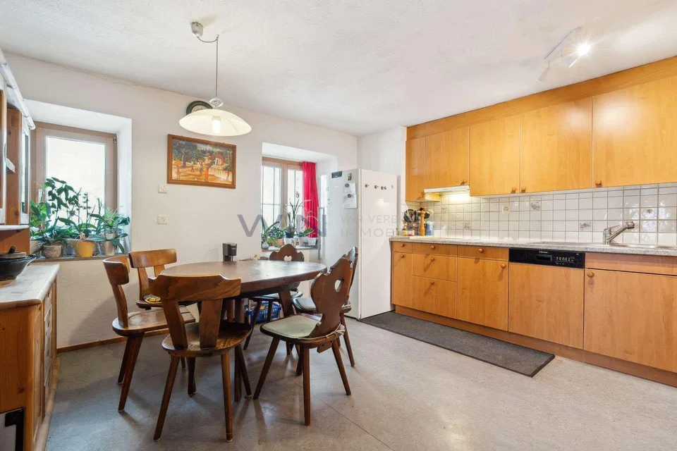 Engadiner-Mehrfamilienhaus in Filisur – foto 7 di 11