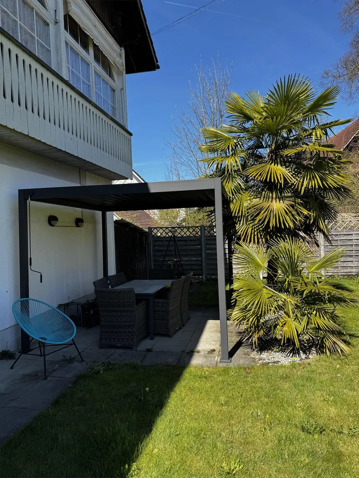 3 Familienhaus mit grosser Werkstatt plus 10 Parkplätze
