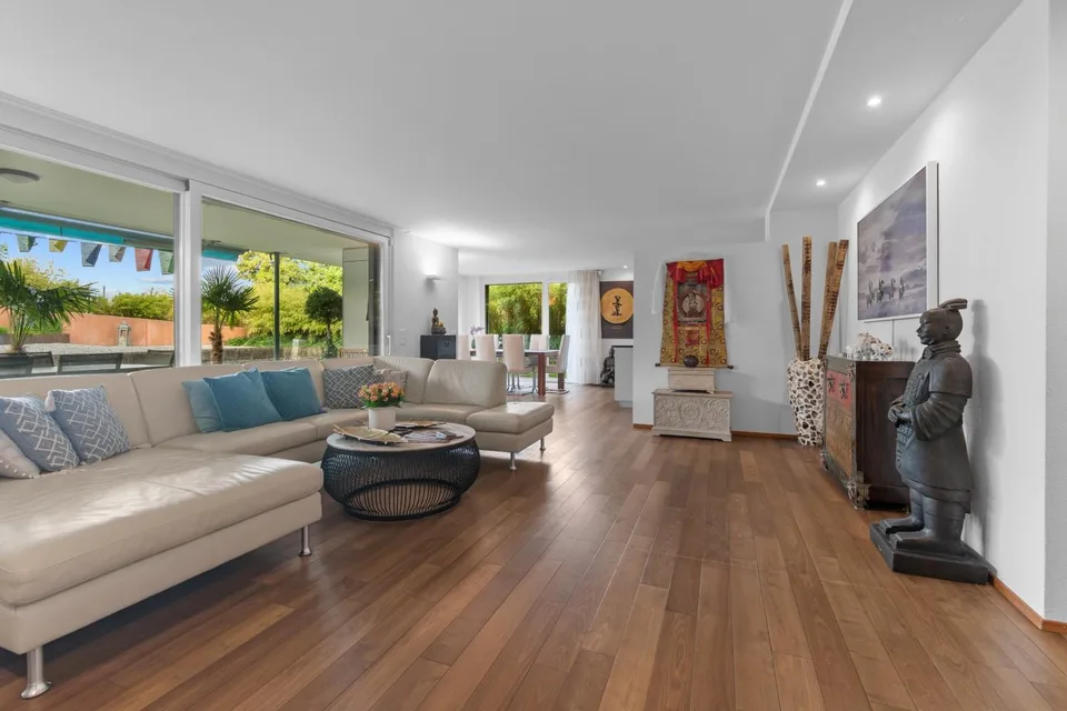 Elegante Wohnung mit grosszügigem Garten