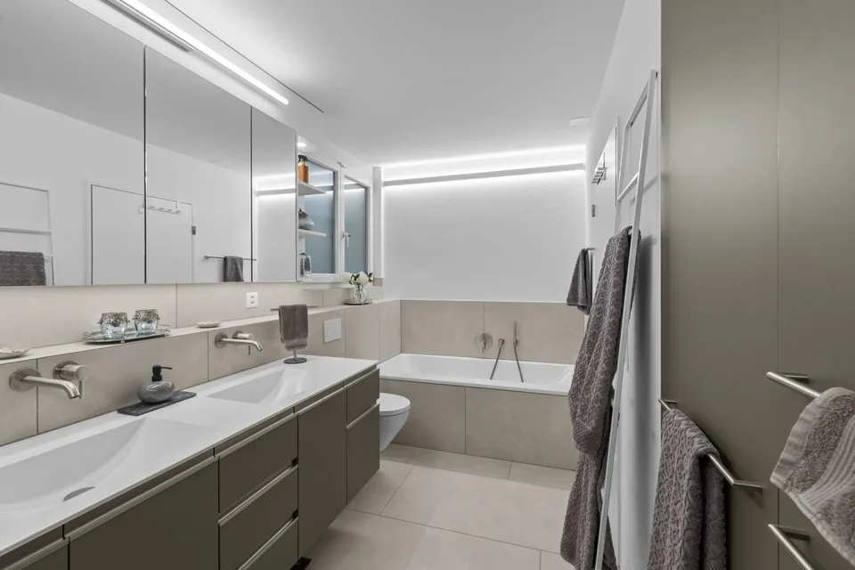 Elegante Wohnung mit grosszügigem Garten