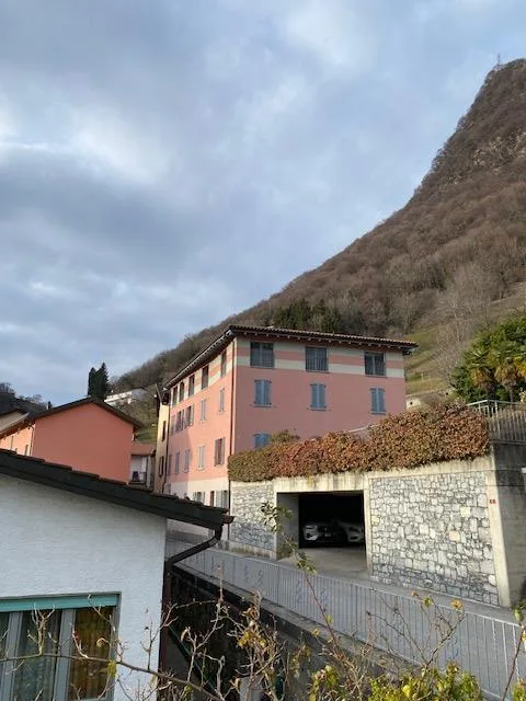 Spazioso 4.5 locali con giardino privato in elegante casa