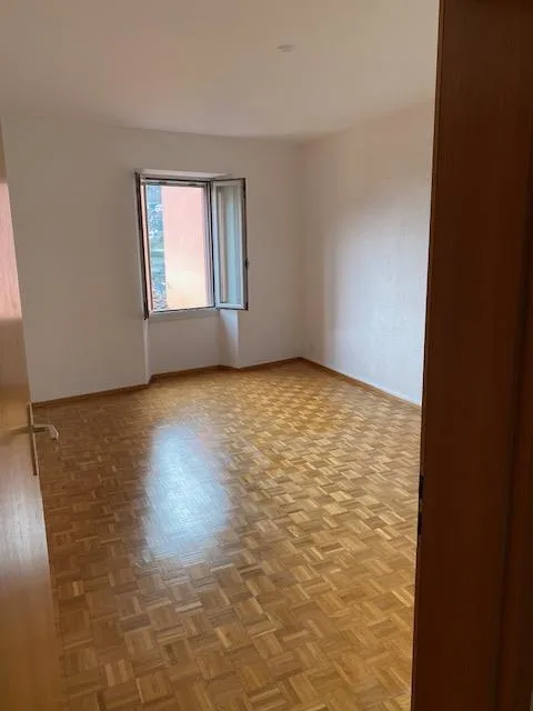 Spazioso 4.5 locali con giardino privato in elegante casa