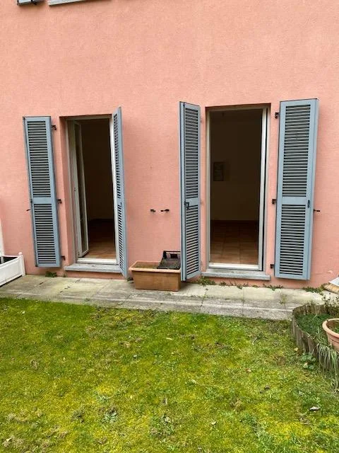 Spazioso 4.5 locali con giardino privato in elegante casa
