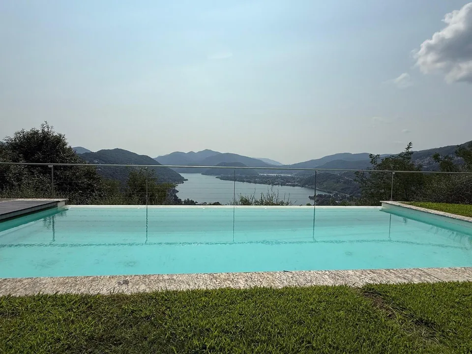 Villa con fantastica vista lago - Muzzano