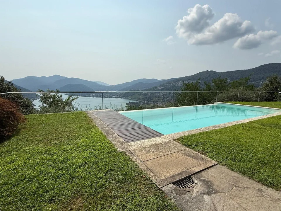 Villa con fantastica vista lago - Muzzano