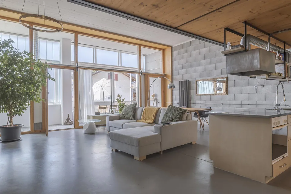 "Einzigartiges Loft-Wohnen in -  Urtenen-Schönbühl"