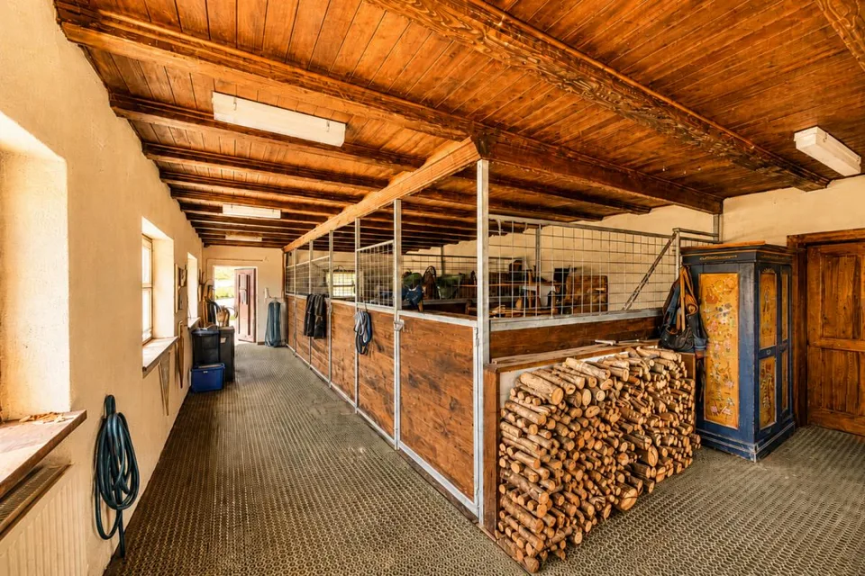 8.5-Zimmer-Landhaus mit Oekonomiegebäude: Eine Oase mit Charme, See... – photo 13 sur 15