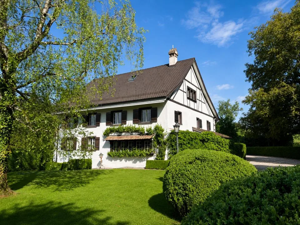 8.5-Zimmer-Landhaus mit Oekonomiegebäude: Eine Oase mit Charme, See...