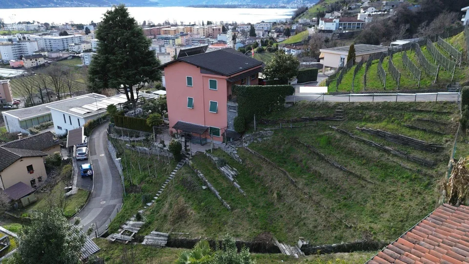 Due terreni edificabili con vista lago a Gordola – rara opportunità...
