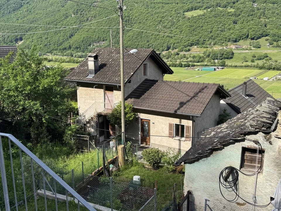 Autentico rustico con giardino - Valle di Blenio
