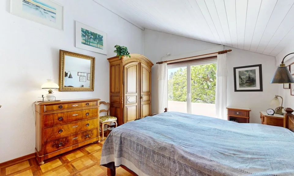 Villa d’architecte avec grand jardin et potentiel unique! – photo 9 sur 11