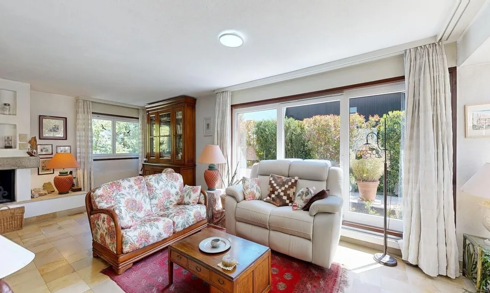 Villa d’architecte avec grand jardin et potentiel unique!