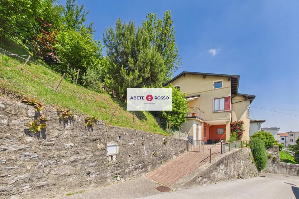 Casa tradizionale ticinese dal fascino autentico con vista aperta