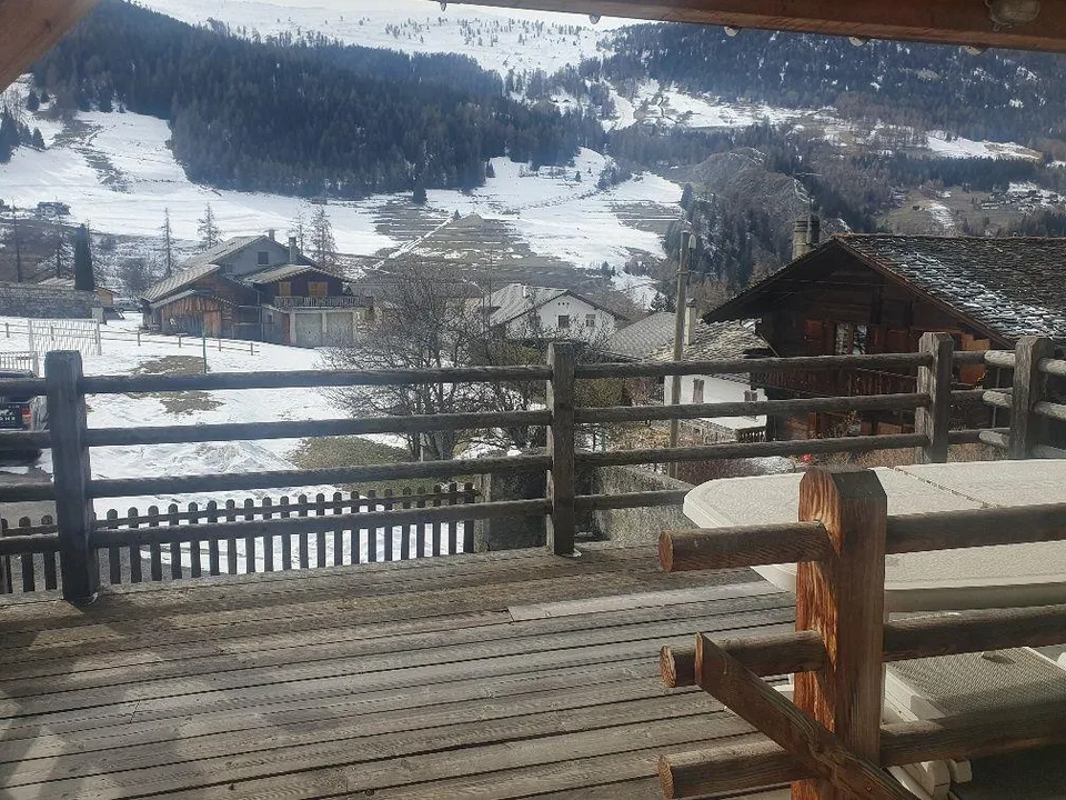 Casa di villaggio con 2 appartamenti | 8 stanze | Giardino | Sottotetti convertibili