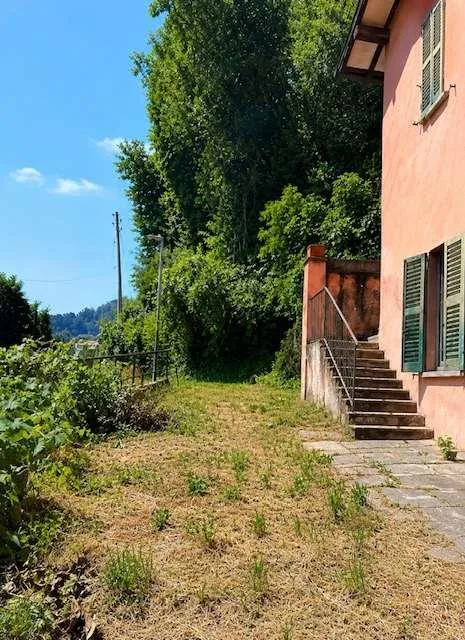 Terreno edificabile con vista lago in vendita a Caslano