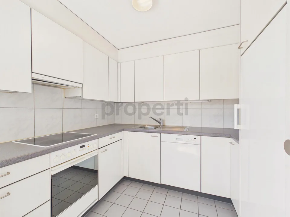 *Reserviert* Helle 4.5-Zimmer-Wohnung mit schöner Weitsicht