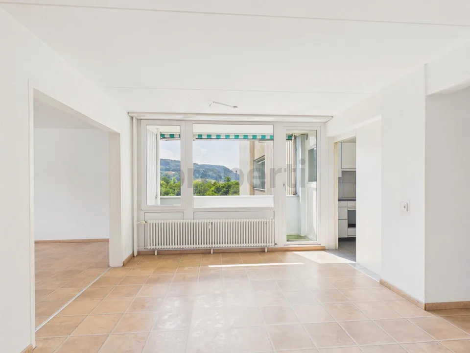 *Reserviert* Helle 4.5-Zimmer-Wohnung mit schöner Weitsicht