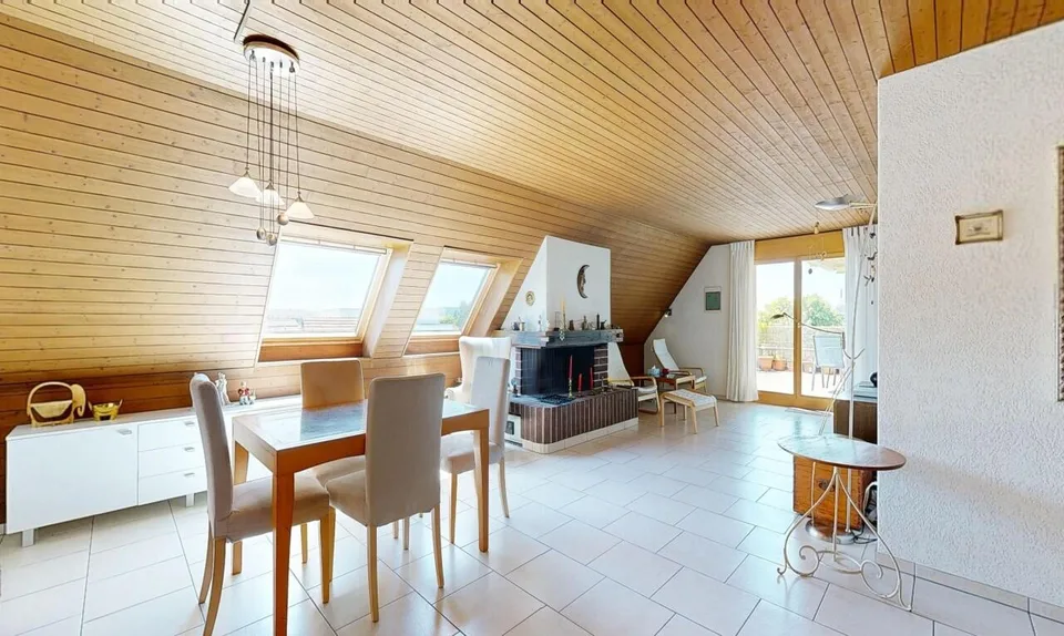 Spacieux appartement de 4.5 pièces avec cheminée et vue panoramique
