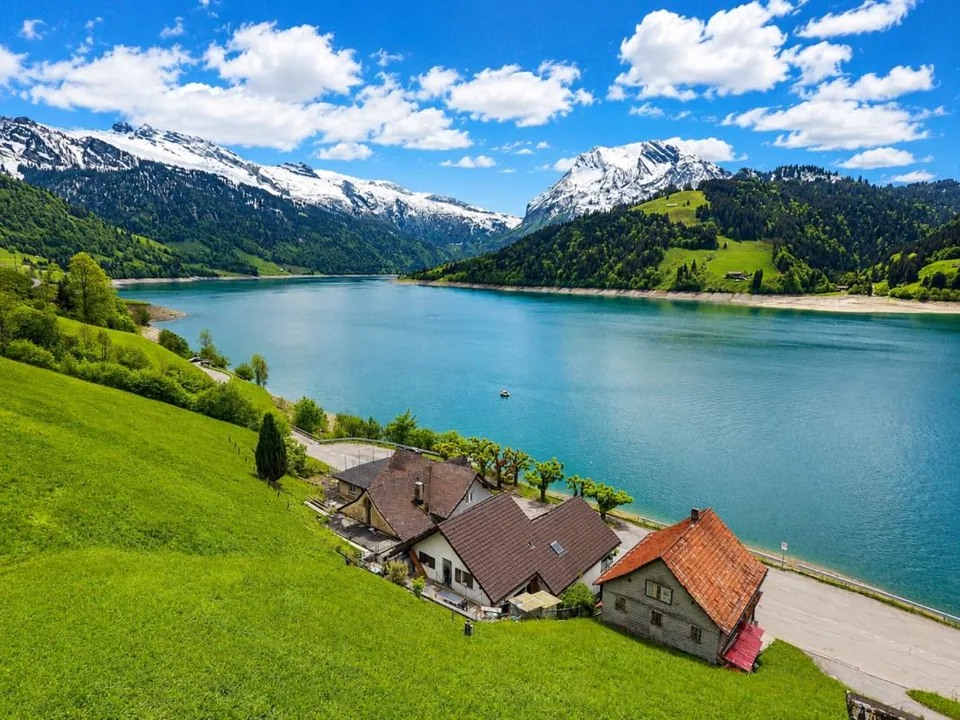 Traumhafte See- und Bergsicht