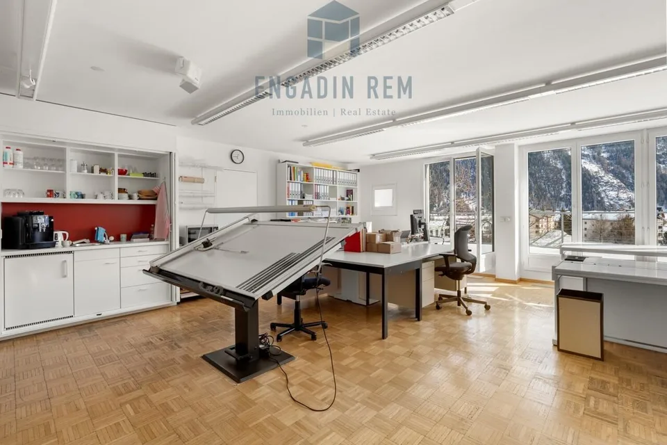 Bürofläche respektive Etagenwohnung mit Entwicklungspotenzial
