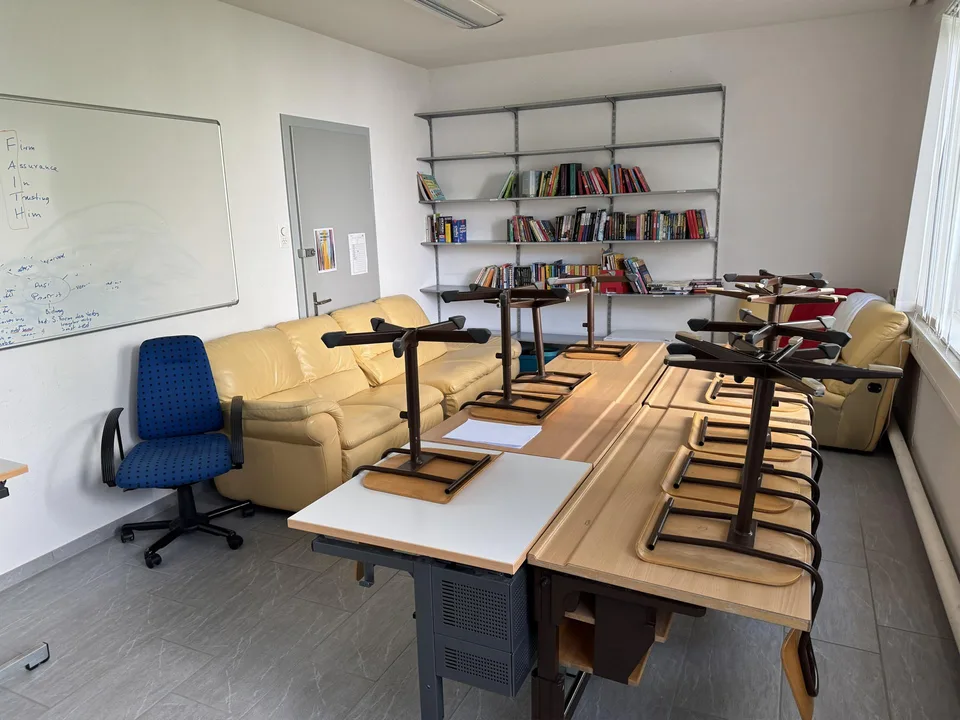 Gewerbeliegenschaft, gut unterhalten mit 4 Einzelgaragen im Zentrum – Foto 6 von 9