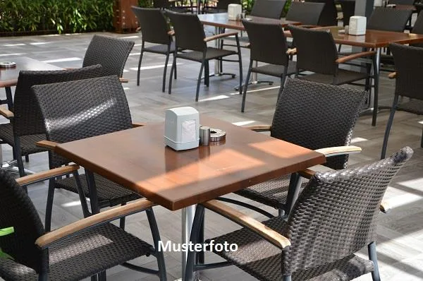 *Abizione/ristorante e terreno*