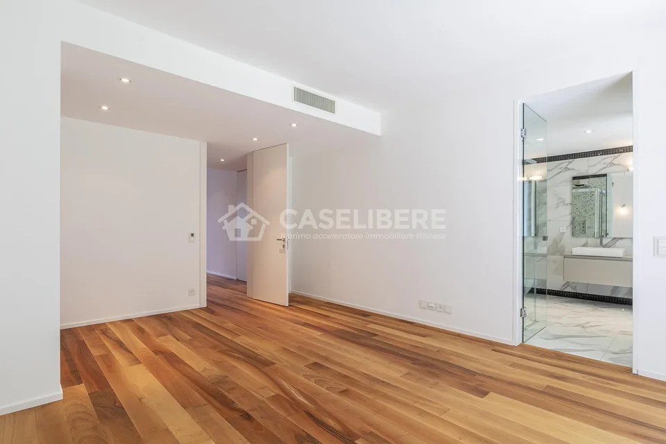 MERVEILLEUX 4.5 AVEC VUE EXCEPTIONNELLE À LUGANO - PARADISO – photo 24 sur 29
