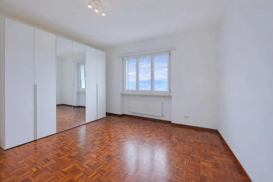 Splendido appartamento con terrazzo e vista lago ad Lugano Aldesago