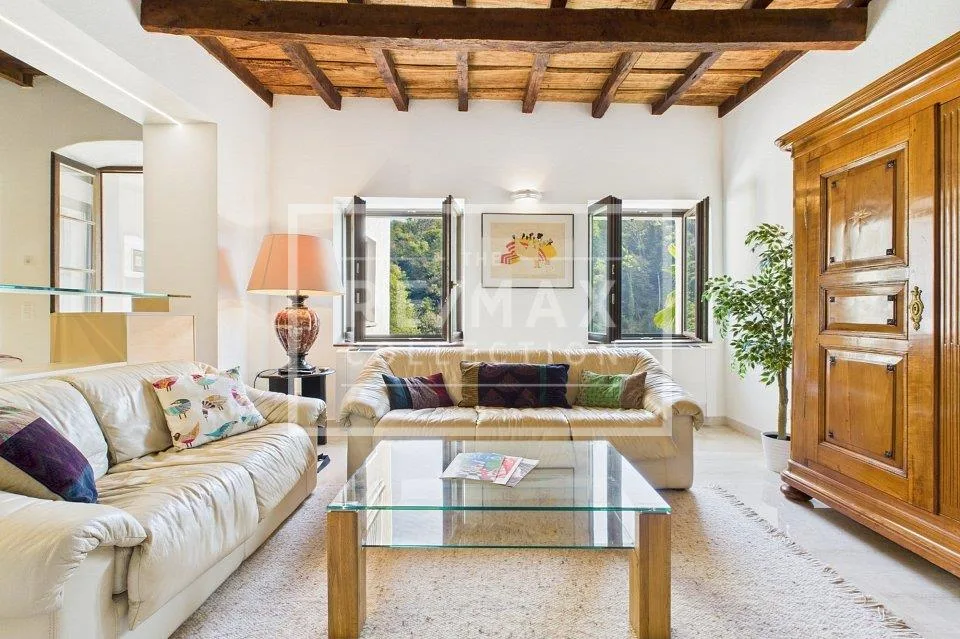 Casa nel cuore di Agnuzzo con giardino incantevole