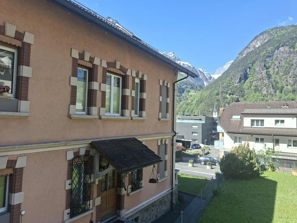 Zweifamilienhaus im Zentrum von Erstfeld