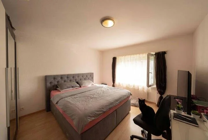 RENDITESTARKES MEHRFAMILIENHAUS (BR 4.58 %) MIT 16 EINHEITEN IN GRE...