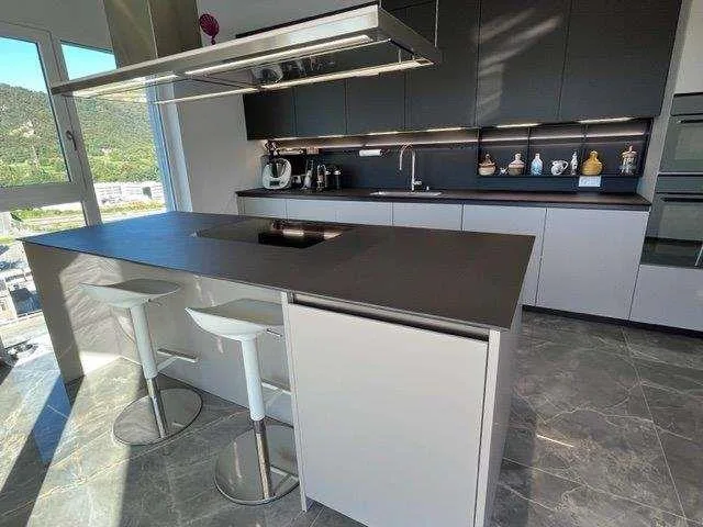 MENDRISIO: ATTICO 4.5 LOC. PANORAMICO DI ALTO STANDING