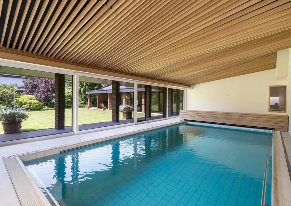 Villa mit Traumgarten und viel Privatsphäre